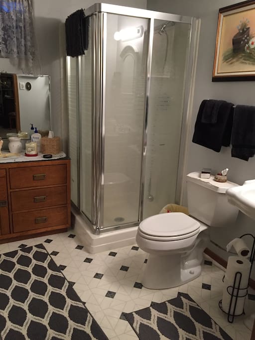 Bath/shower