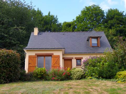 Rustic holiday home in central Brittany