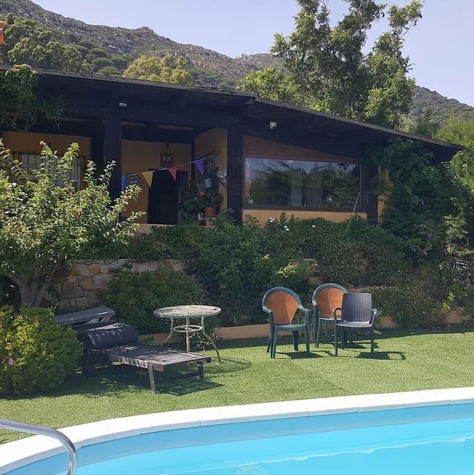 La casa desde la piscina