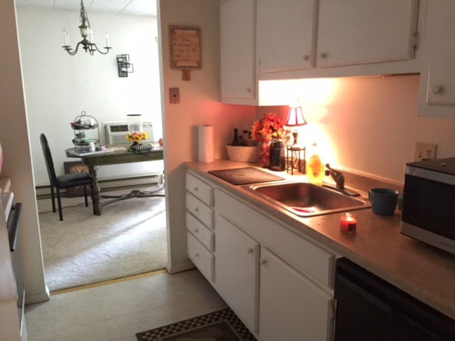 Full kitchen