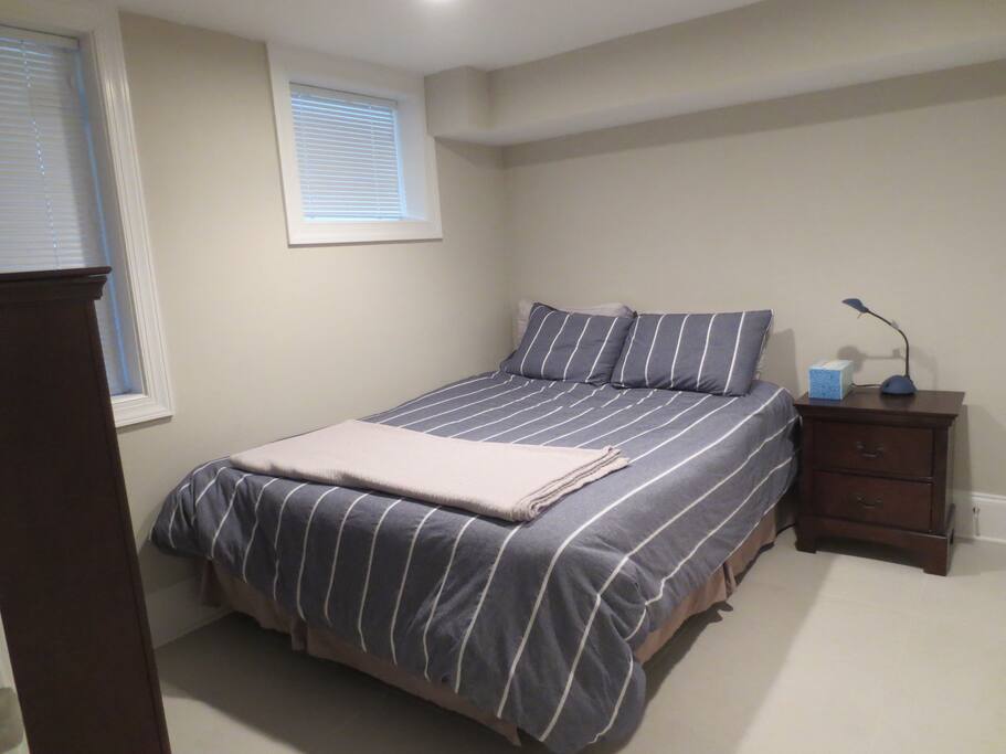 Queen size bed