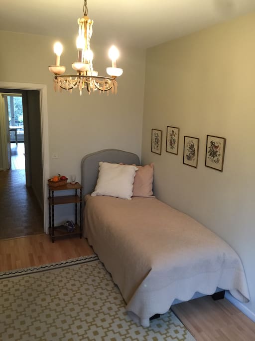 single bed for 1 person