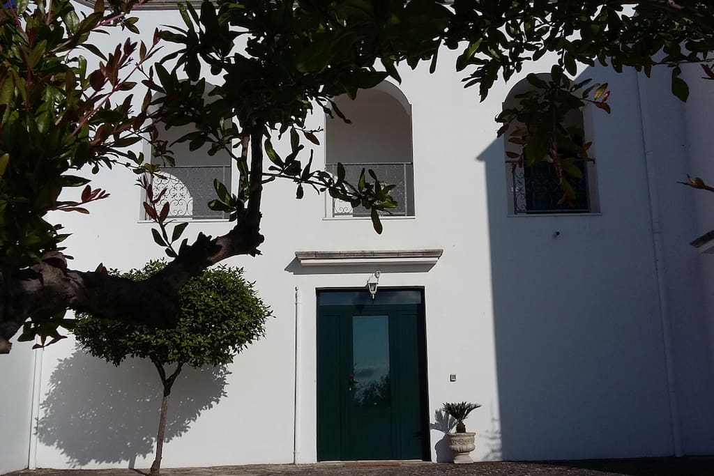 The front door of the ground floor apartment - Melograno