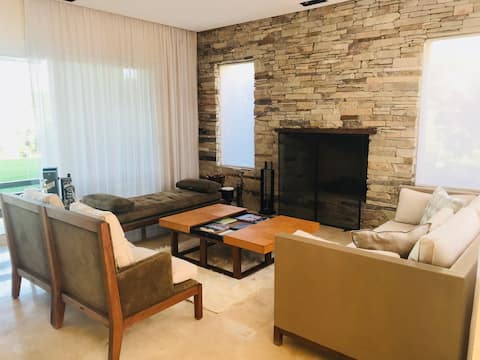 Popular Airbnb listing: Beautiful lake house, private neighborhood Tigre pool in Partido De Tigre