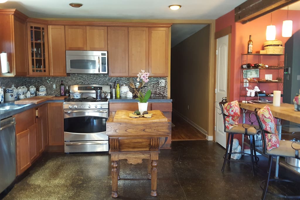 Full Kitchen