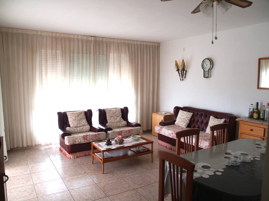 Salon with panoramic windows/салон с панорамными окнами