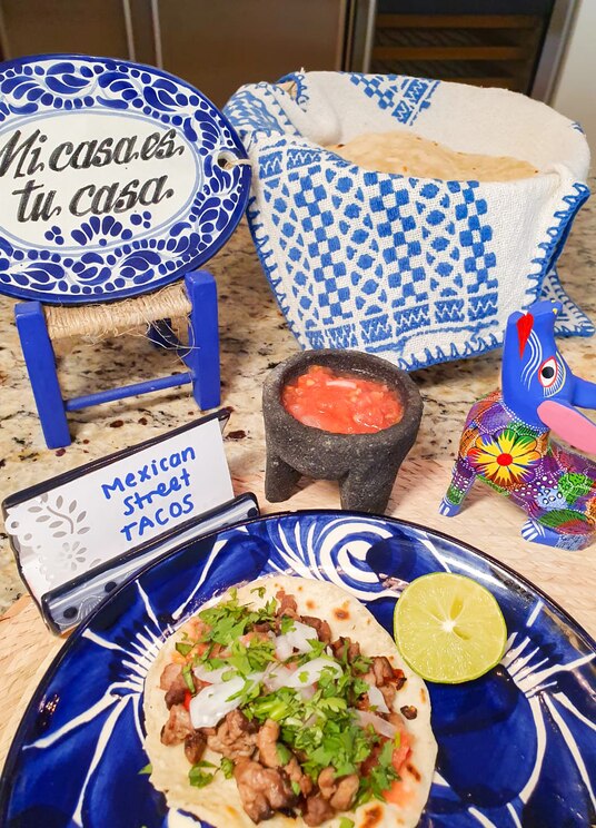 Show full-screen, host-provided image