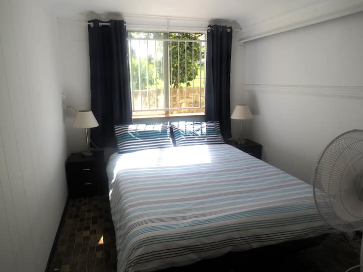 საძინებელი 1