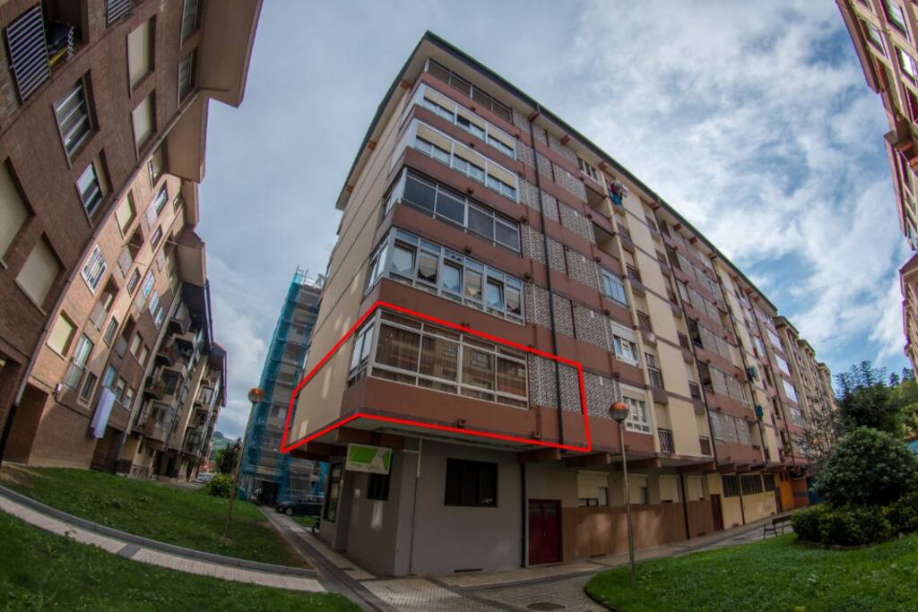 vista de la parte trasera del apartamento