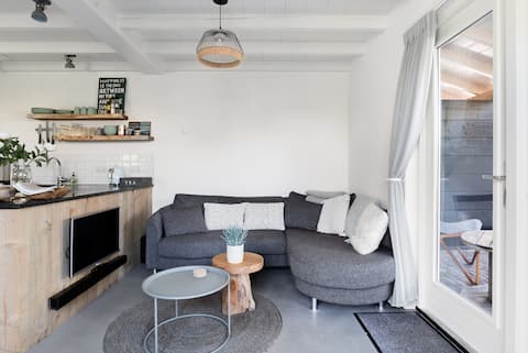 Top Airbnb: Cozy apartment in the center of Ouddorp aan Zee in Goeree Overflakkee