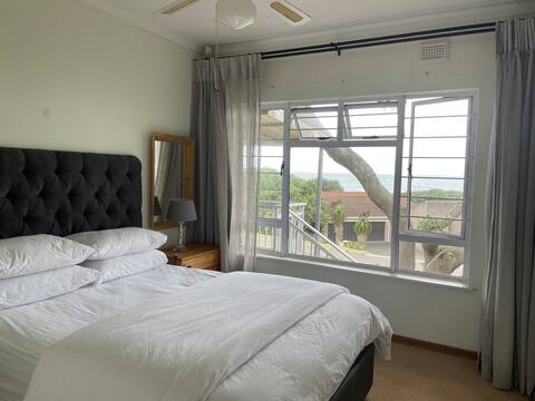 Seaview Home 75m from the Pennington Skiboat beach