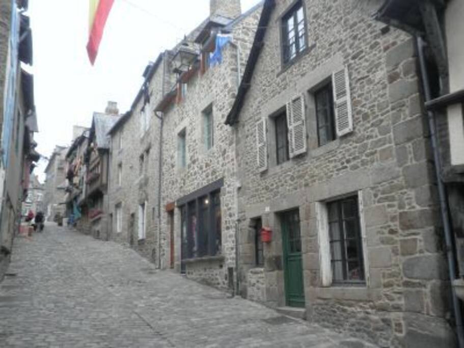 RUE DU JERZUAL
