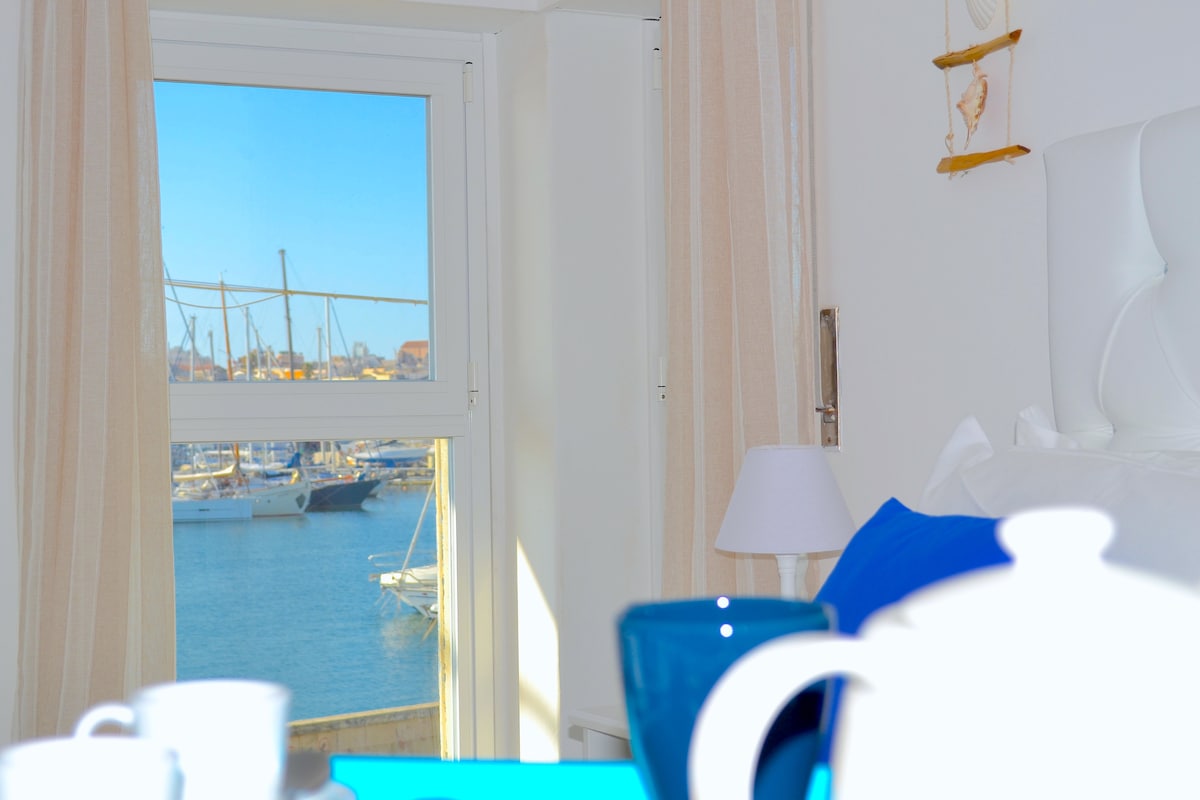 camera con vista mare e vista Ortigia, e con bagno interno