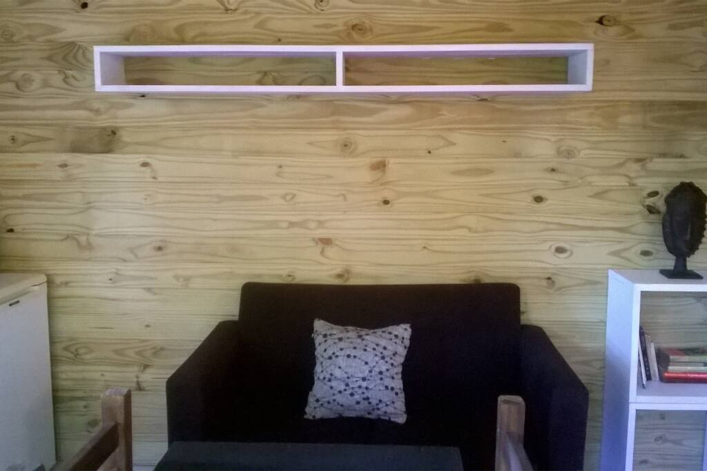 Cómodo sillón para disfrutar de un libro o mirar tv
