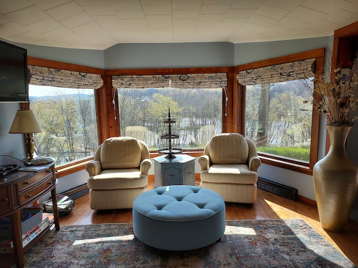 Livingroom view.