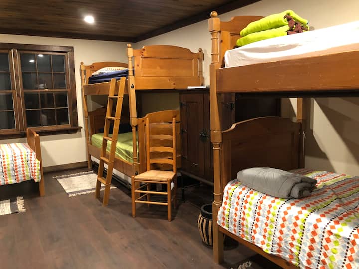 wicked waystation *Moose LowerBed/Shared Room+Home Houses for Rent in