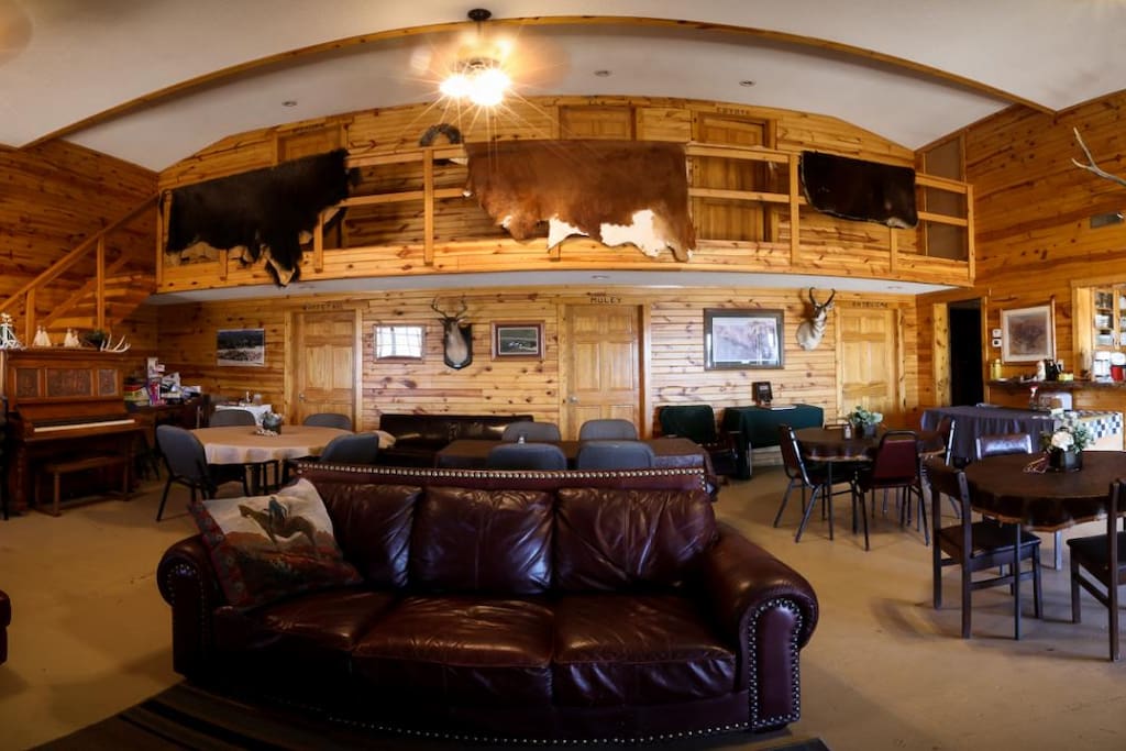 Beautiful ranch lodge (full lodge, 6 bedrooms) Cabins for Rent in