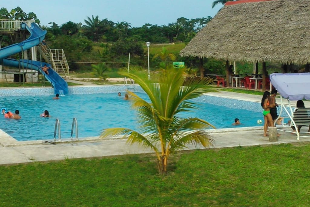 piscina juegos para niños