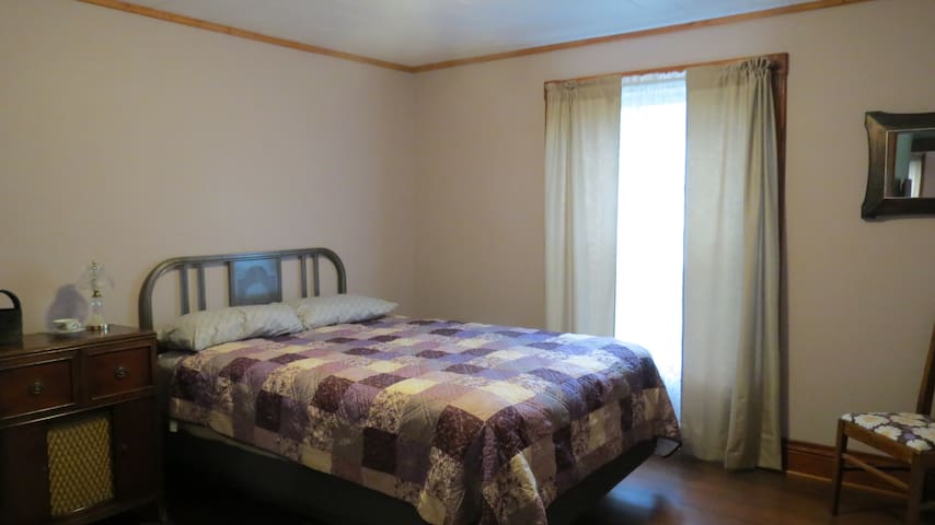 ROSEDALE LODGE--Upstairs Bedroom - 1 Queen Bed