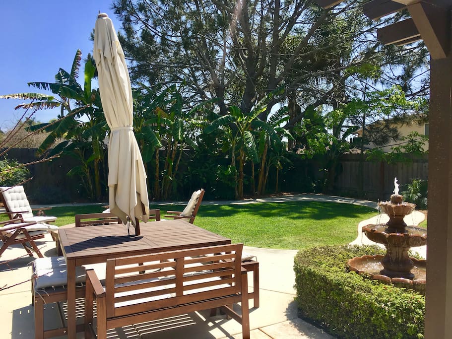 Fire Pit/Jacuzzi/BBQ & water fountain to enjoy after a fun day at the beach!