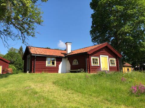 18th century cottage next to manor house