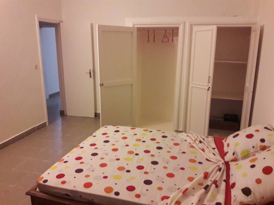 Portes de la chambre et des placards avec verrou