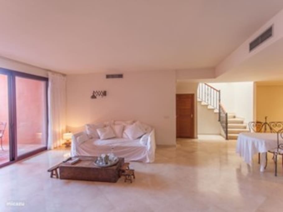 Spacious livingroom