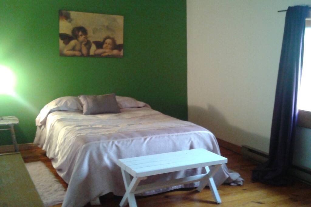Chambre avec lit double