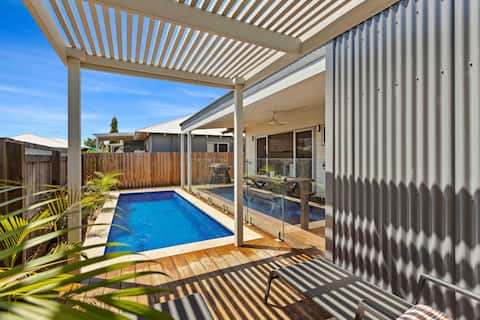 Dragonfly Abode. 2BR 2BA villa with Pool.