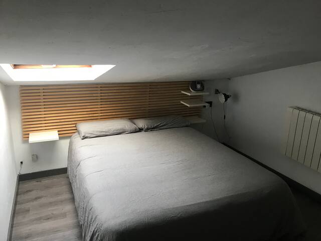 Very cozy apartment in Compostela with cats.