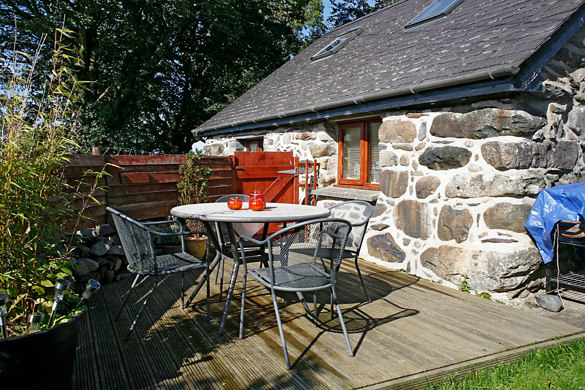 Idyllic Snowdonia C18th Chapel with Mountain Views
