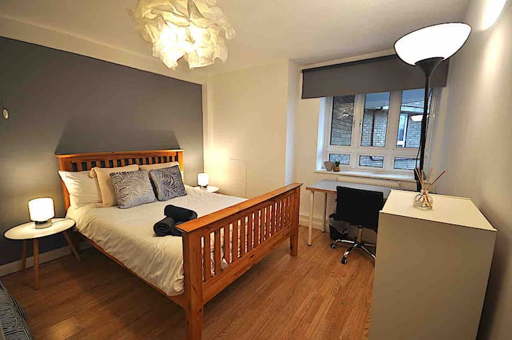 GM-Busi - Private En-suite Bedroom
