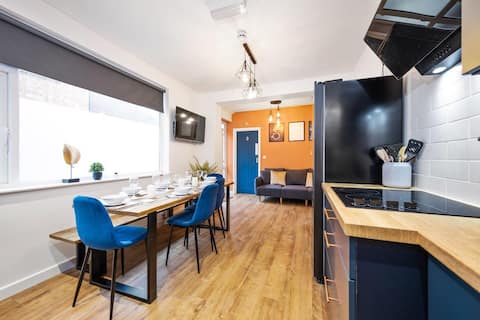 Modern 7-Bed House Ensuite, Free WiFi City Centre