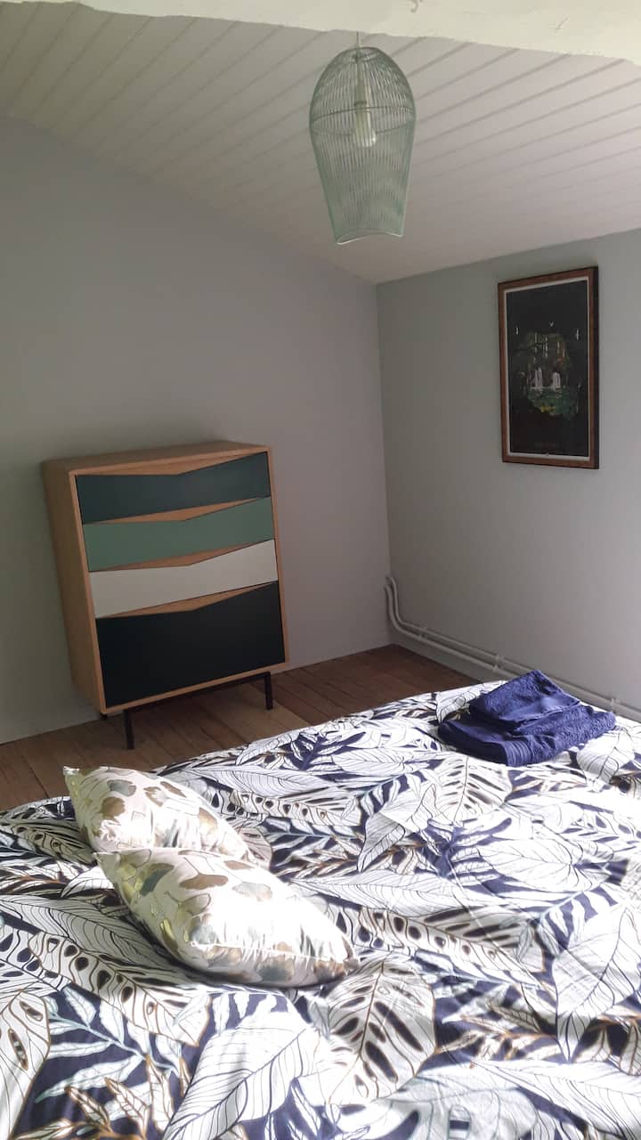 Спалня с двойно легло 160 x 200 см