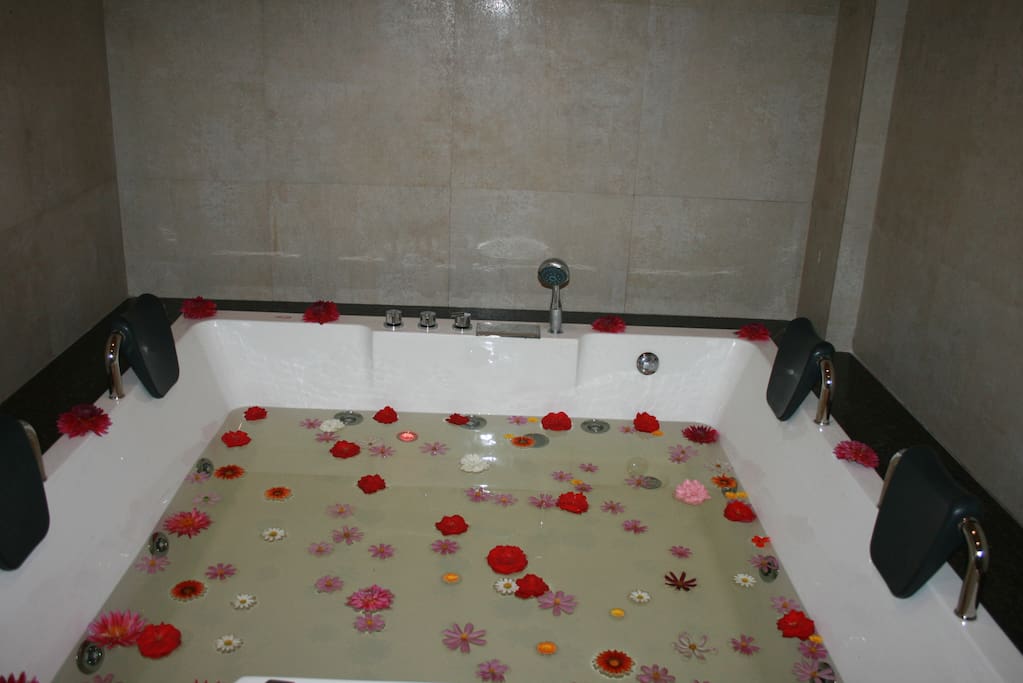 ShivAdya - Jacuzzi at Bouri Spa