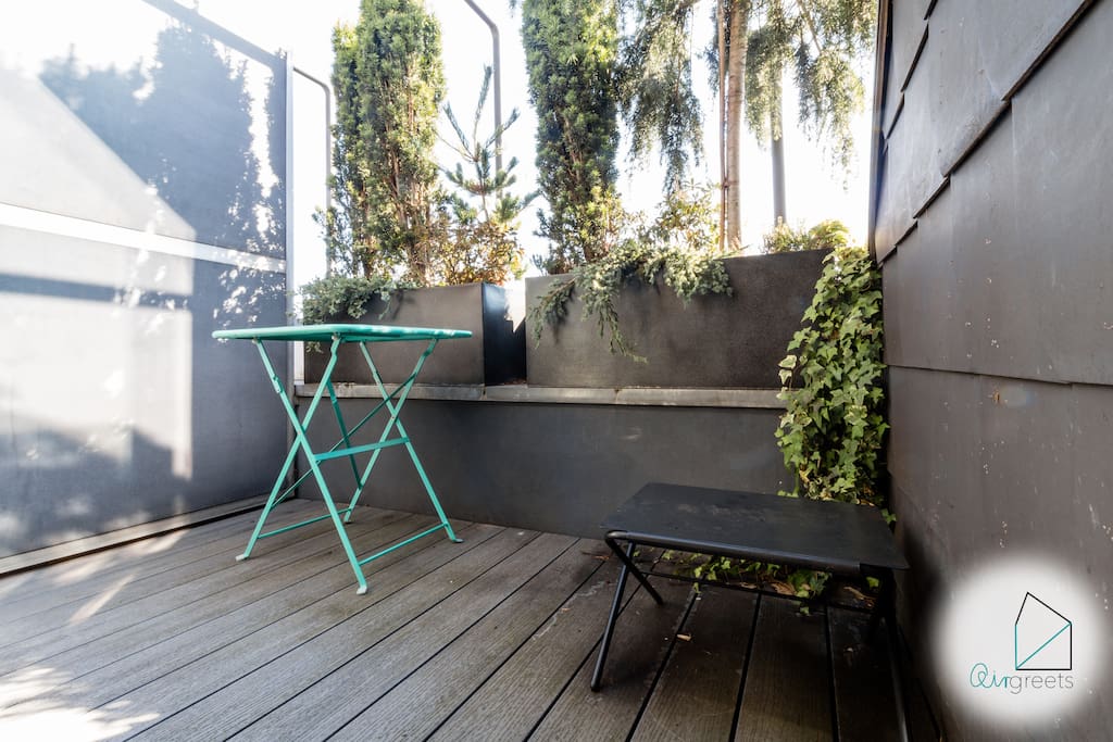 Enjoy the sun on the balcony.