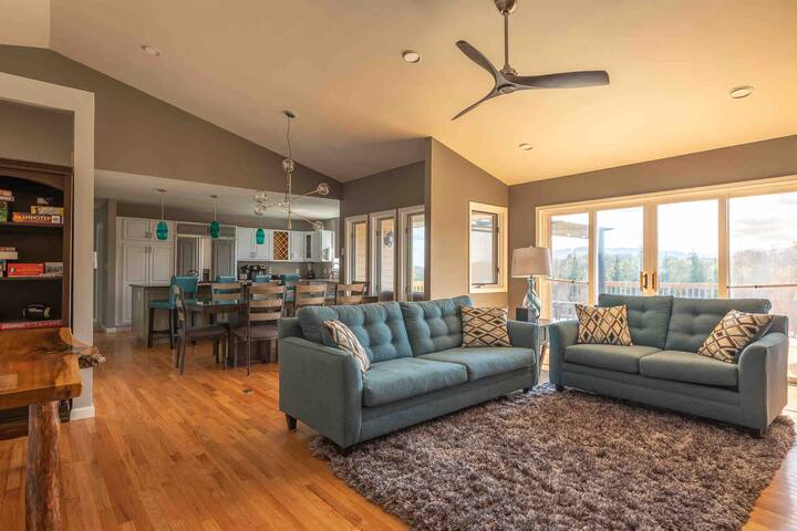 Water, Electric, WiFi, PETS Sleeps 11. Near Aville gallery image 5