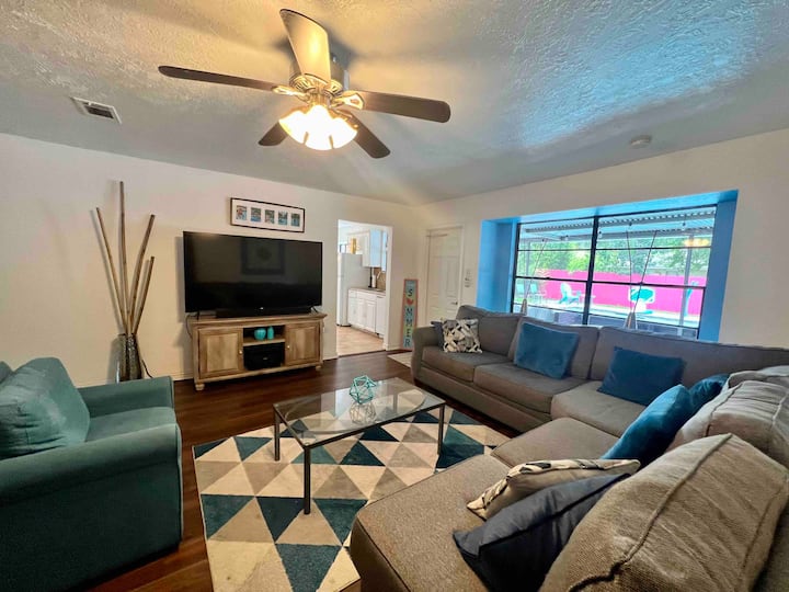 Pool House Getaway With Hot Tub - Spring, TX