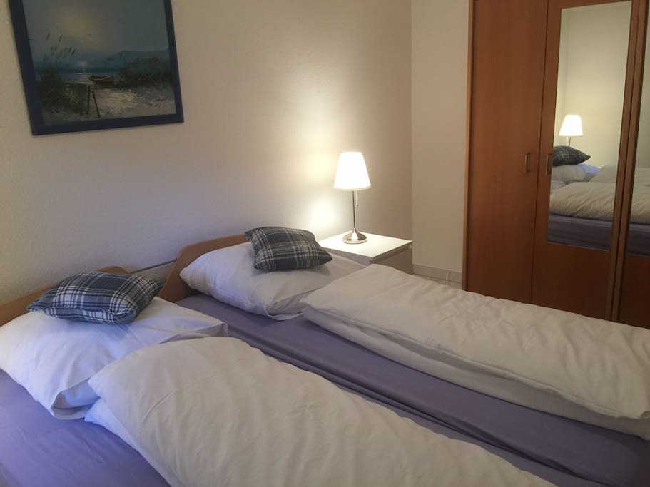 Schlafzimmer mit Doppelbett