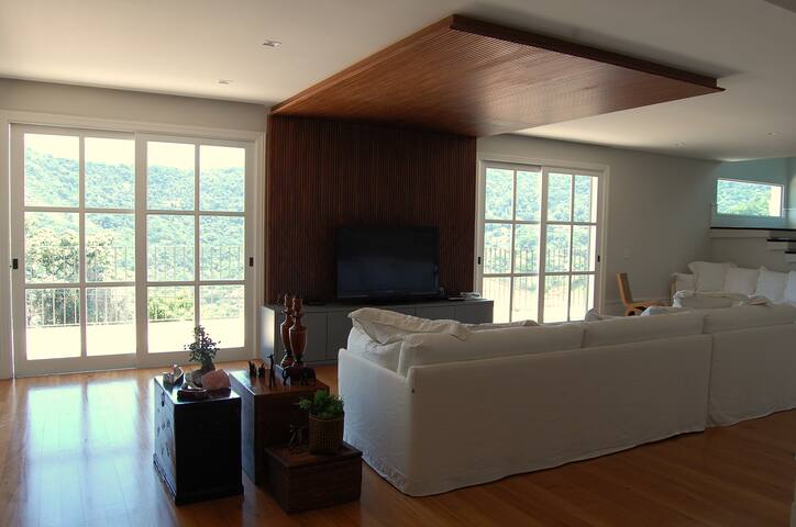 Beautiful house with view in Rio. Entire HouseOnly gallery image 2