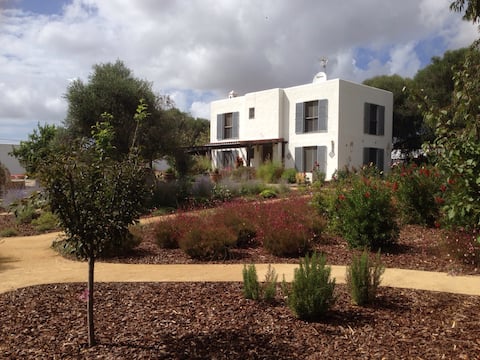 Luxury villa + guesthouse with pool, large garden