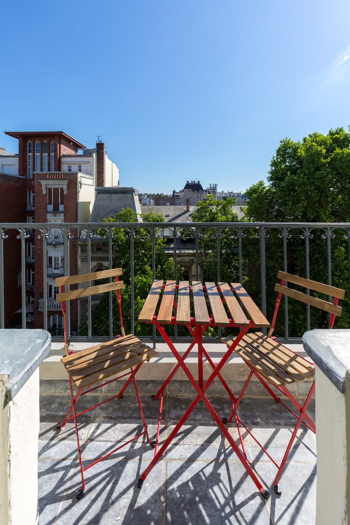 Cozy 2-bedroom On The Budapest Broadway Ac/balcony - Budapest