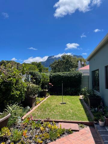 3 Bed family home, heated pool and kids play room gallery image 2