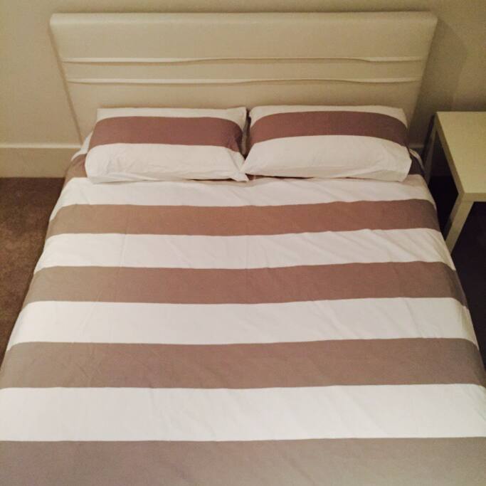 Bed 1: Queen size
