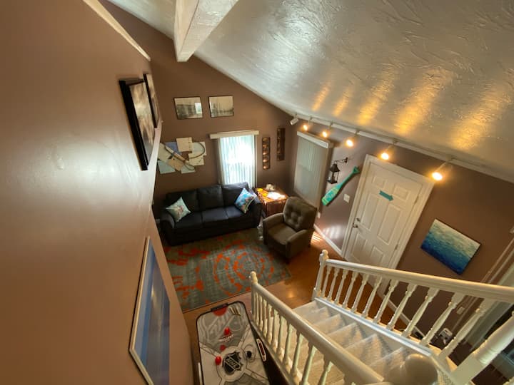 Charming Relaxing Cozy Lake Erie Getaway Cottage - Mentor, OH
