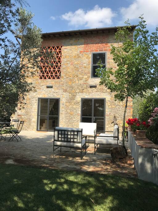Front view of the hayloft with its exclusive terrace.