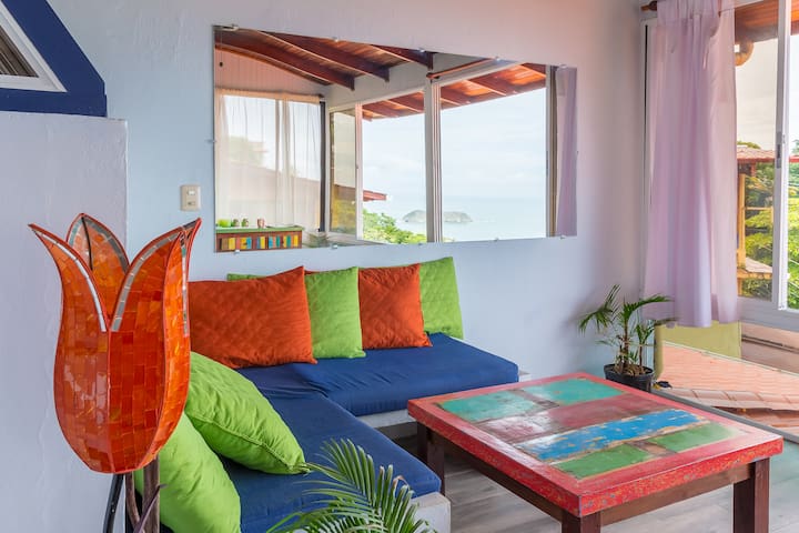 OCEAN VIEW PENTHOUSE SUITE! Fresh Tropical Vibe!
