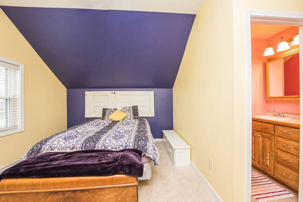 Queen bed with on suite bath