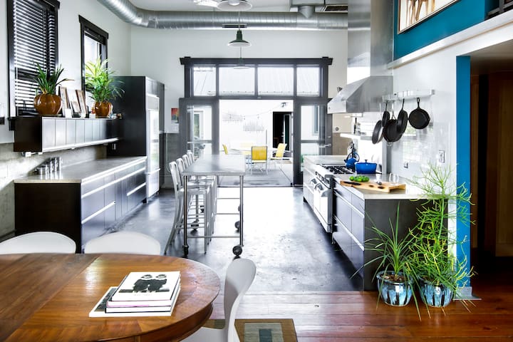 Modern Urban Oasis in Rino