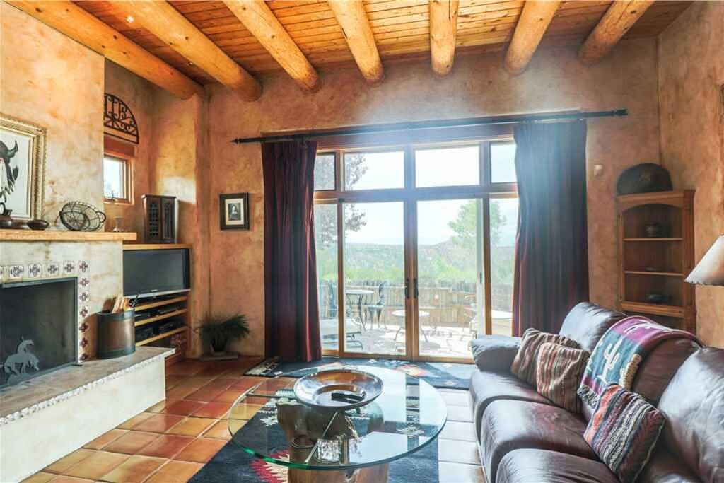 HR-COWBOY-VILLA-7462